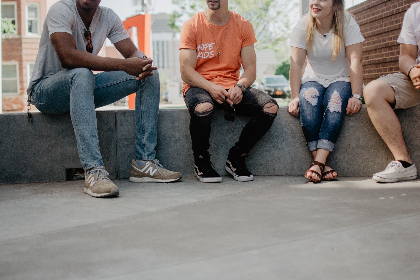 C:\Users\AvvalStock.com\AppData\Local\Microsoft\Windows\INetCache\Content.Word\kate-kalvach-YUyueCkd7Tk-unsplash.jpg